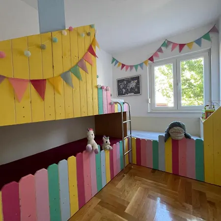 Room5 Fuer Familien&freunde, Strandnaehe, Meerblick Трогир